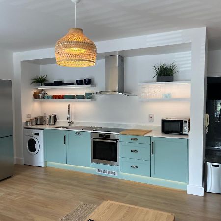 אינסקורתי 2 Bedroom Apartment Central Town Location מראה חיצוני תמונה
