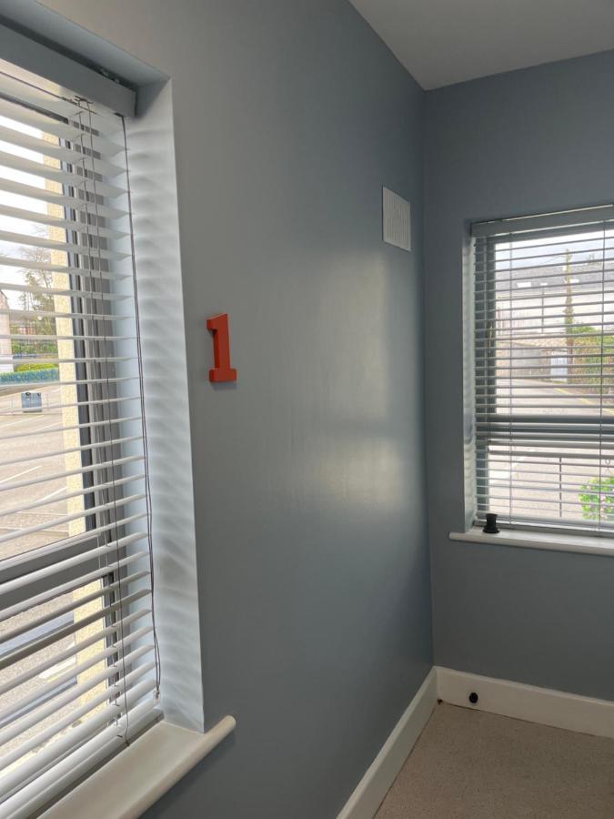אינסקורתי 2 Bedroom Apartment Central Town Location מראה חיצוני תמונה