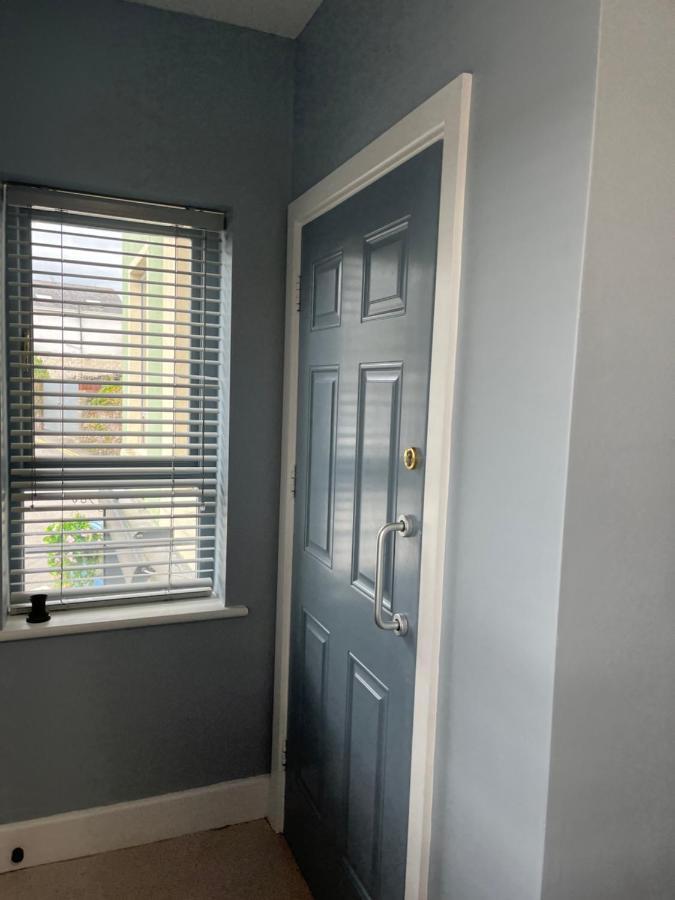 אינסקורתי 2 Bedroom Apartment Central Town Location מראה חיצוני תמונה